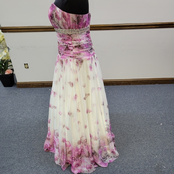 CIRE PINK/WHITE FLOWY DRESS - Picture 6 of 9